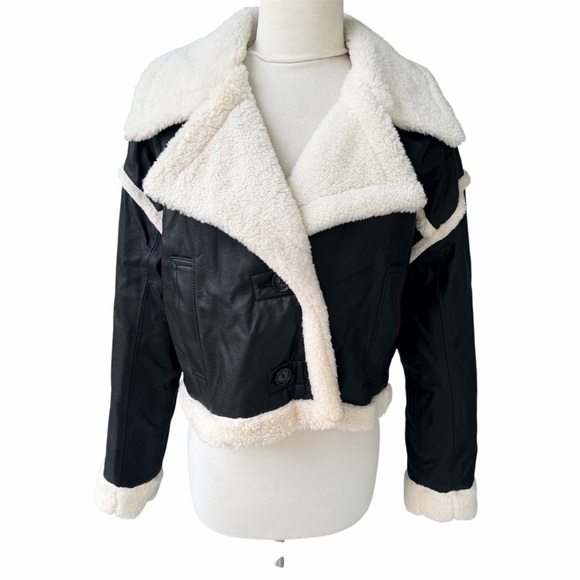 Hollister Jackets & Blazers - Hollister Crop Aviator Moto Jacket Vegan Leather Sherpa Lined Black Medium